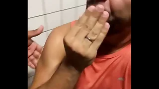 Doeu a primeira estocada&comma; mas eu queria dar e ele meter&comma; Eu fui brasileiro&comma; n&atilde;o desisti nunca&comma; Acostumei com a tora &quest;deixei empurrar