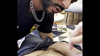 descobri que o filho do meu vizinho tinha uma mega rola